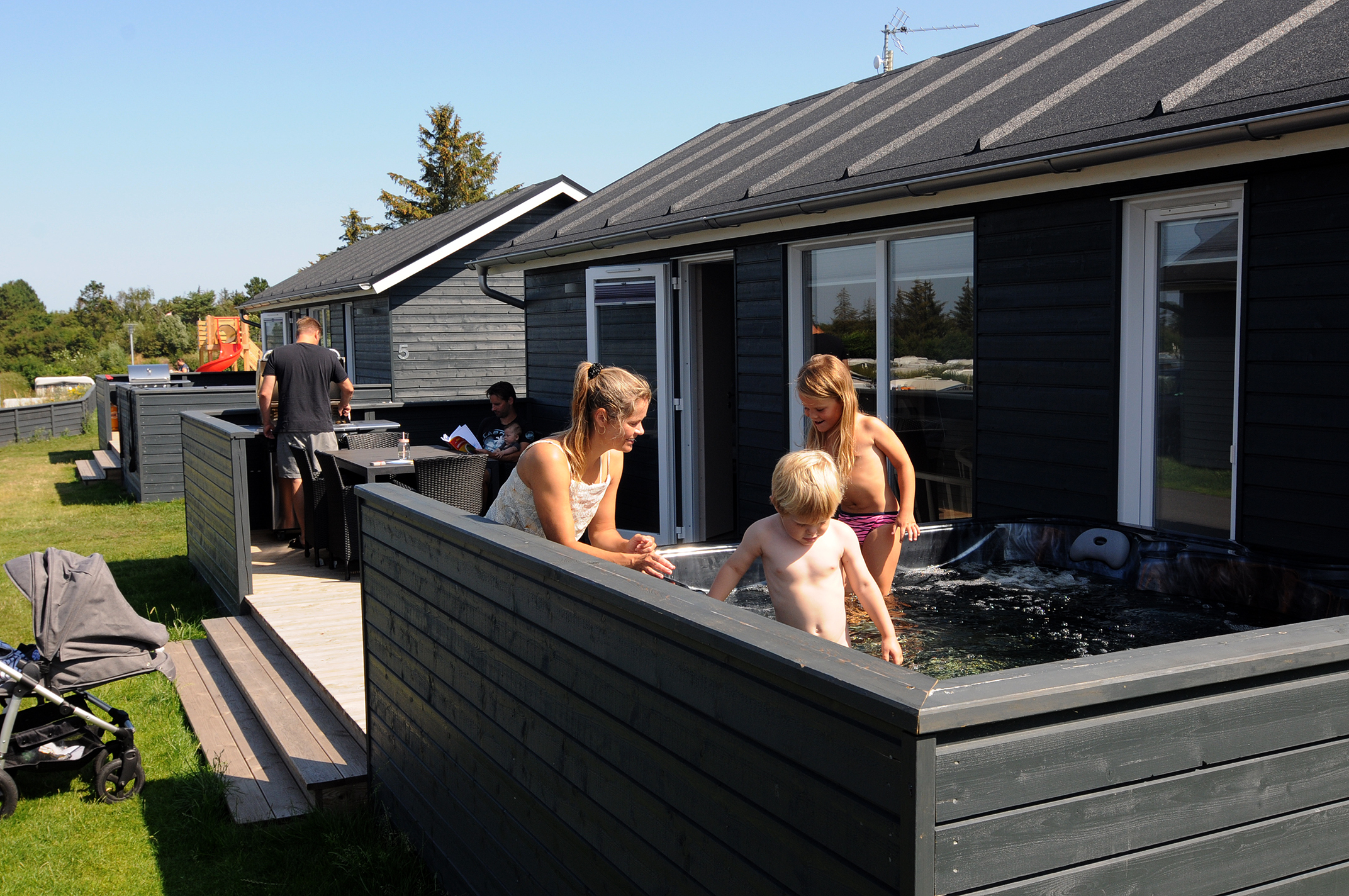 Kr. Himmelfartsferien - i lejet campinghytte (1)