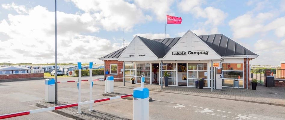 Find 14 First Camp pladser i Danmark